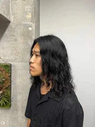 セミロング パーマ 関谷 航太のヘアスタイル