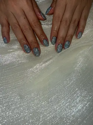 ネイル 𝘮𝘰𝘰𝘪. 𝘙𝘪𝘴𝘢𓋜のネイルデザイン