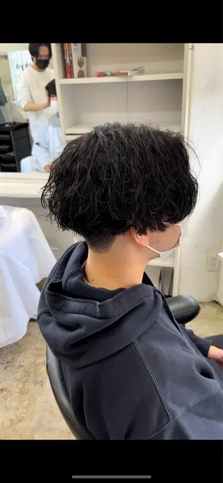 ミディアム パーマ メンズ メンズ専門店 店長 小柳 裕夢のヘアスタイル