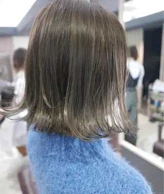 ミディアム カラー レイヤー べージュ 白石研太のヘアスタイル