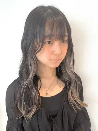 セミロング ハイトーン/福井 🦖/服部じんのヘアスタイル