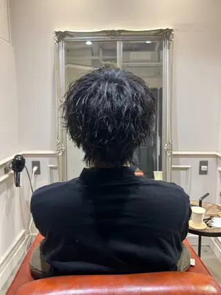ショート カラー パーマ メンズ 新谷 虎太郎のヘアスタイル
