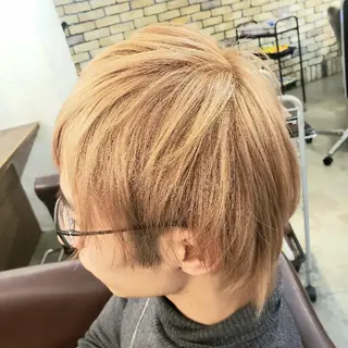 ショート 🇰🇷透明感×ハイ トーン🌟tomoのヘアスタイル