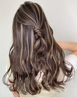 セミロング カラー ブリーチ 透明感HIDEのヘアスタイル