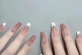 ネイル T. Leeのネイルデザイン