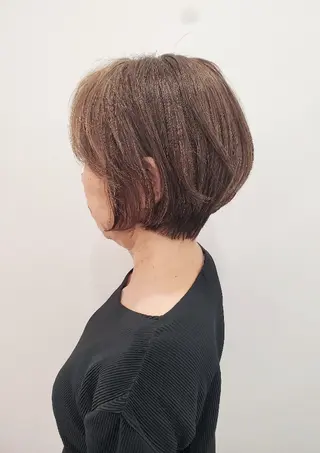 ショート カラー 齋藤 愛美のヘアスタイル