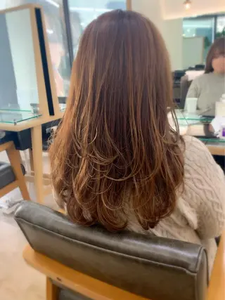 ロング カラー パーマ ヘアアレンジ メンズ キッズ ネイル マツエク・マツパ アイブロウ 似合せレイヤー/ 柔らか透明感カラーのヘアスタイル