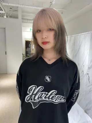 ミディアム レイヤーカット🤍 seriraのヘアスタイル