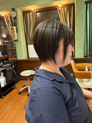 ショート moe  美髪矯正 ツヤツヤストレートのヘアスタイル