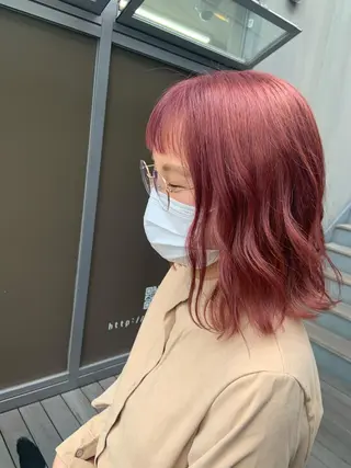 ミディアム カラー パーマ ヘアアレンジ ハイトーンカラー🤍 山下 優華のヘアスタイル