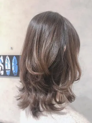 セミロング カラー 中村 幸子のヘアスタイル