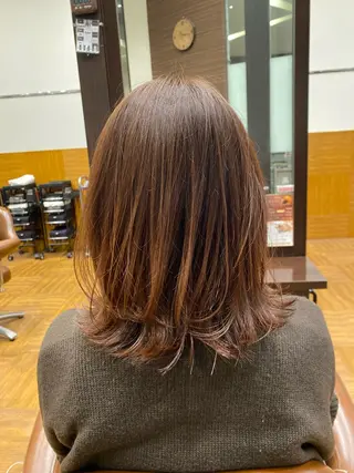 セミロング カラー 島田 花梨のヘアスタイル