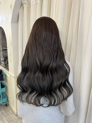 ロング カラー 新城 奈央のヘアスタイル