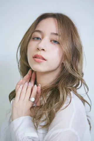 ロング カラー ARMONY秋山輝也 コテ巻き風パーマ特化のヘアスタイル