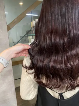 ロング カラー Anju／ 小顔カットのヘアスタイル
