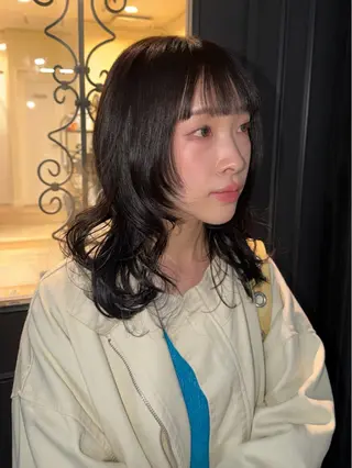 ミディアム Karin／ レイヤーブリーチ🥀のヘアスタイル