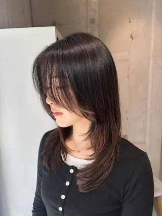 セミロング 関 柚花子のヘアスタイル
