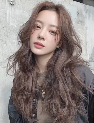 ロング カラー 🌿透明感カラー レイヤーカットのヘアスタイル