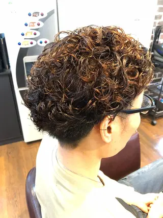 ショート パーマ メンズ 白戸 優樹のヘアスタイル