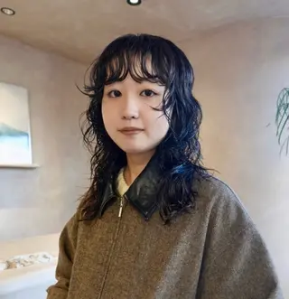 ミディアム パーマ Bërg kiraのヘアスタイル