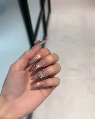 ネイル 𝑆𝐸𝑅𝐴♡ 大人ギャル ワンホンのネイルデザイン