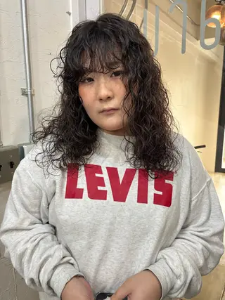 セミロング パーマ 大西 柚羽のヘアスタイル