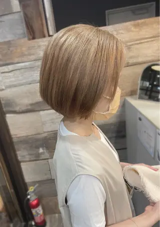 ショート andKおもろまち店 艶ダブルカラー✨のヘアスタイル