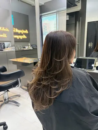 ロング 🫧バレイヤージュ/ ハイライト/ミズキのヘアスタイル