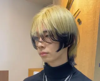 ショート カラー 横尾 歩のヘアスタイル