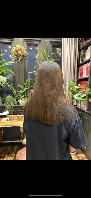 ロング 山根 まゆのヘアスタイル