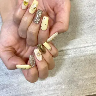 ロング カラー パーマ ヘアアレンジ メンズ キッズ ネイル マツエク・マツパ アイブロウ 今福鶴見ネイル 8(エイト)のネイルデザイン