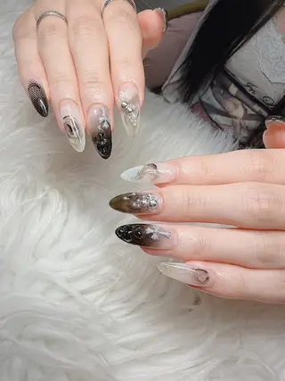 ネイル Lee Nailsのネイルデザイン