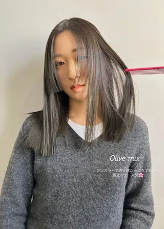 ミディアム カラー AKO .のヘアスタイル