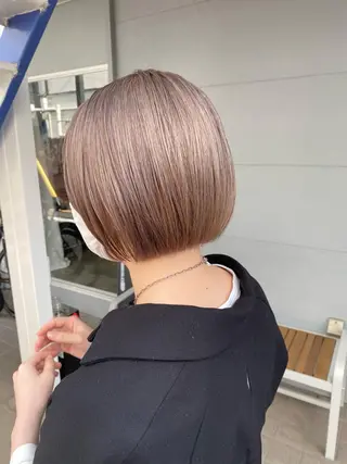 ショート カラー ヘアアレンジ lani ブリーチ /ダブルカラーのヘアスタイル
