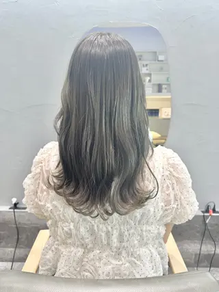 セミロング カラー 吉田 空 (POANA.)のヘアスタイル
