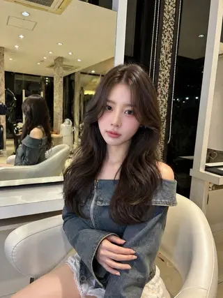 ロング EARTH 市野のヘアスタイル