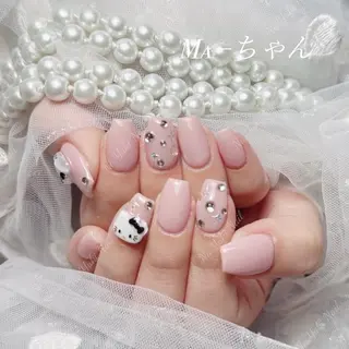 ネイル 🦋 Queenieのネイルデザイン