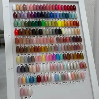 ネイル Levia 岡崎店 Karenのネイルデザイン