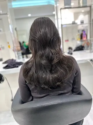ロング カラー 🧸レイヤー× ベージュ🥯カホ🍯のヘアスタイル