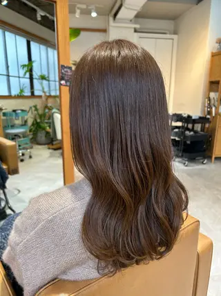 セミロング カラー 盛本 彩乃のヘアスタイル
