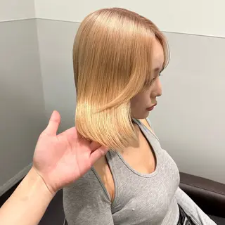 セミロング カラー 💫艶ハイトーン×髪 質改善💫リュウトのヘアスタイル