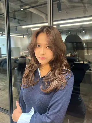 セミロング カラー 💖梅田レイヤー💖 副店長Tsubasaのヘアスタイル