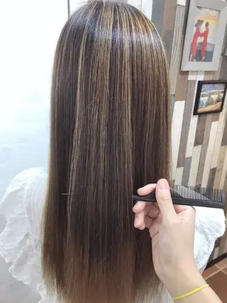 ロング 大澤 唯のヘアスタイル