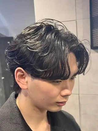パーマ メンズ センターパート/フェ ザー🔥SHUYAのヘアスタイル