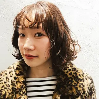 ショート カラー パーマ 💓パーマ，💗 レイヤーカットのヘアスタイル