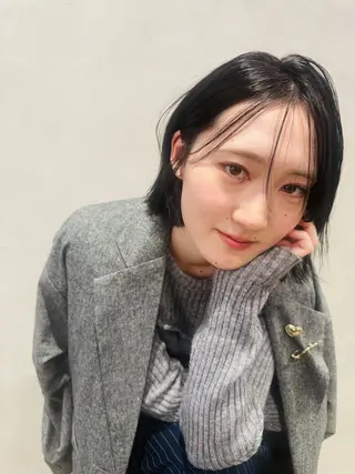 ミディアム 🤍透明感カラー🤍 三浦瑠璃のヘアスタイル