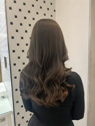 ロング カラー コテ巻きパーマ💙 シノヤユイのヘアスタイル