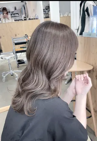 セミロング カラー 圧倒的なケアブリーチ /髪質改善🩵松田のヘアスタイル
