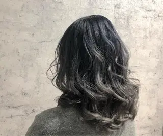 セミロング カラー 佐藤 結花のヘアスタイル