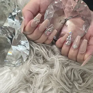 ネイル lavia🖤 ayumiのネイルデザイン